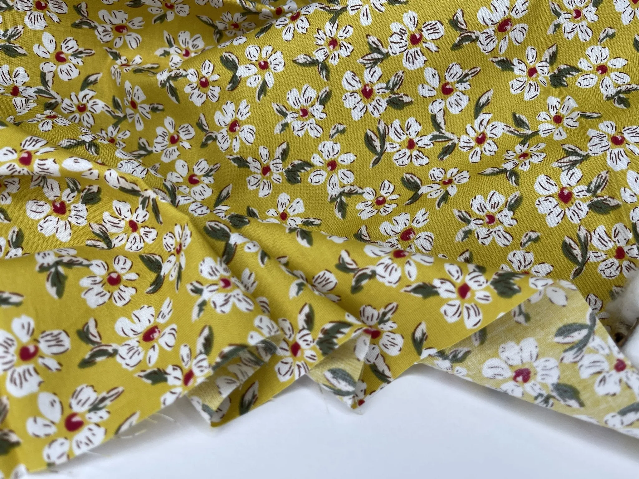 Cotton Poplin White Daisey Fabric