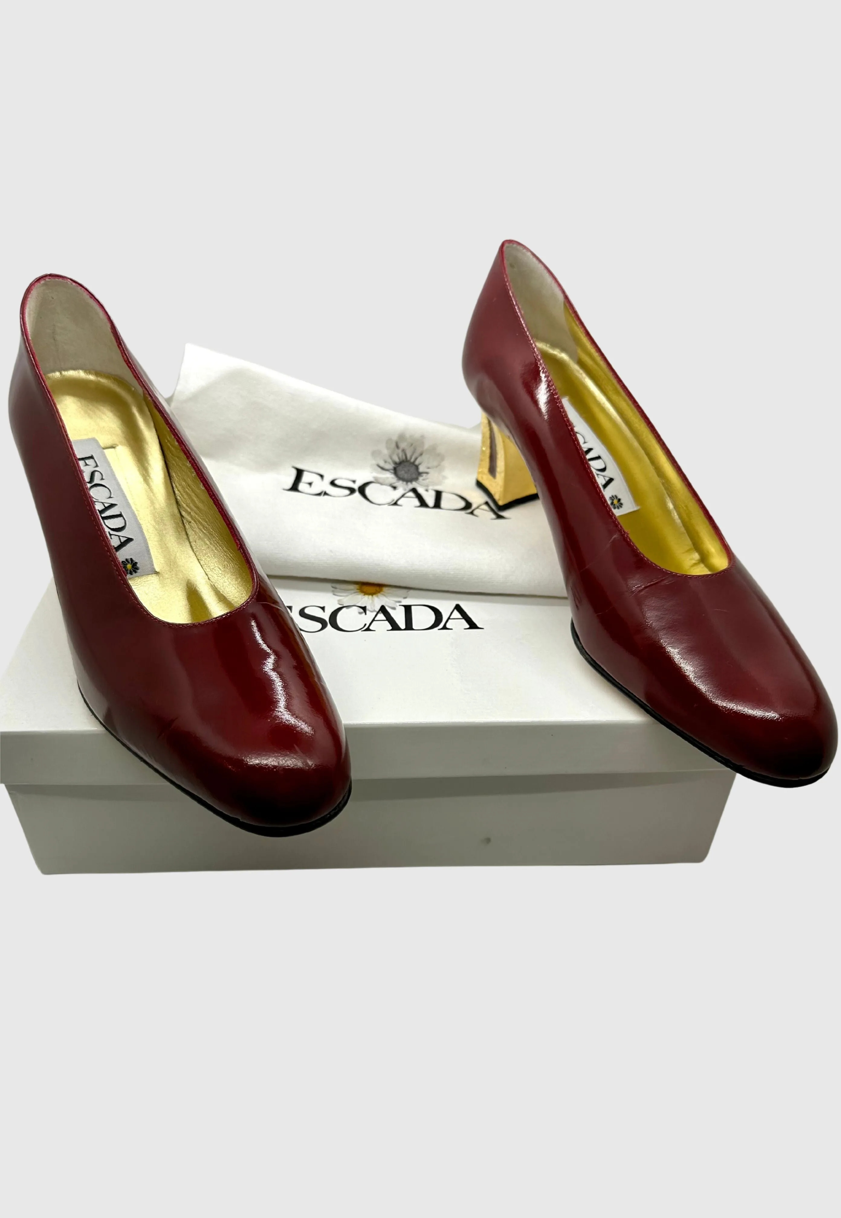 GLORIOUS ESCADA HEELS • Women's size US 6.5