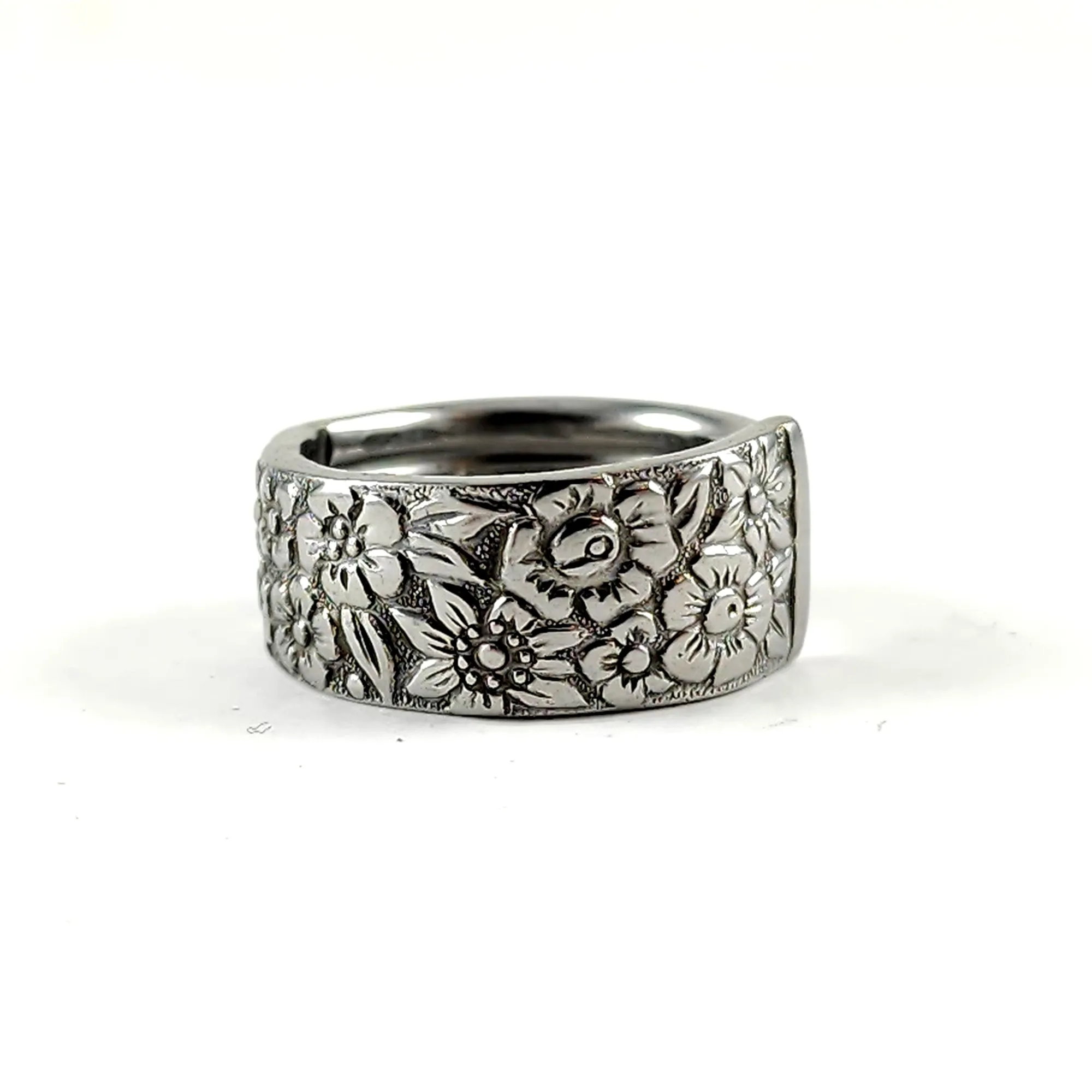 Northland Wildwood Stainless Steel Floral Spoon Ring