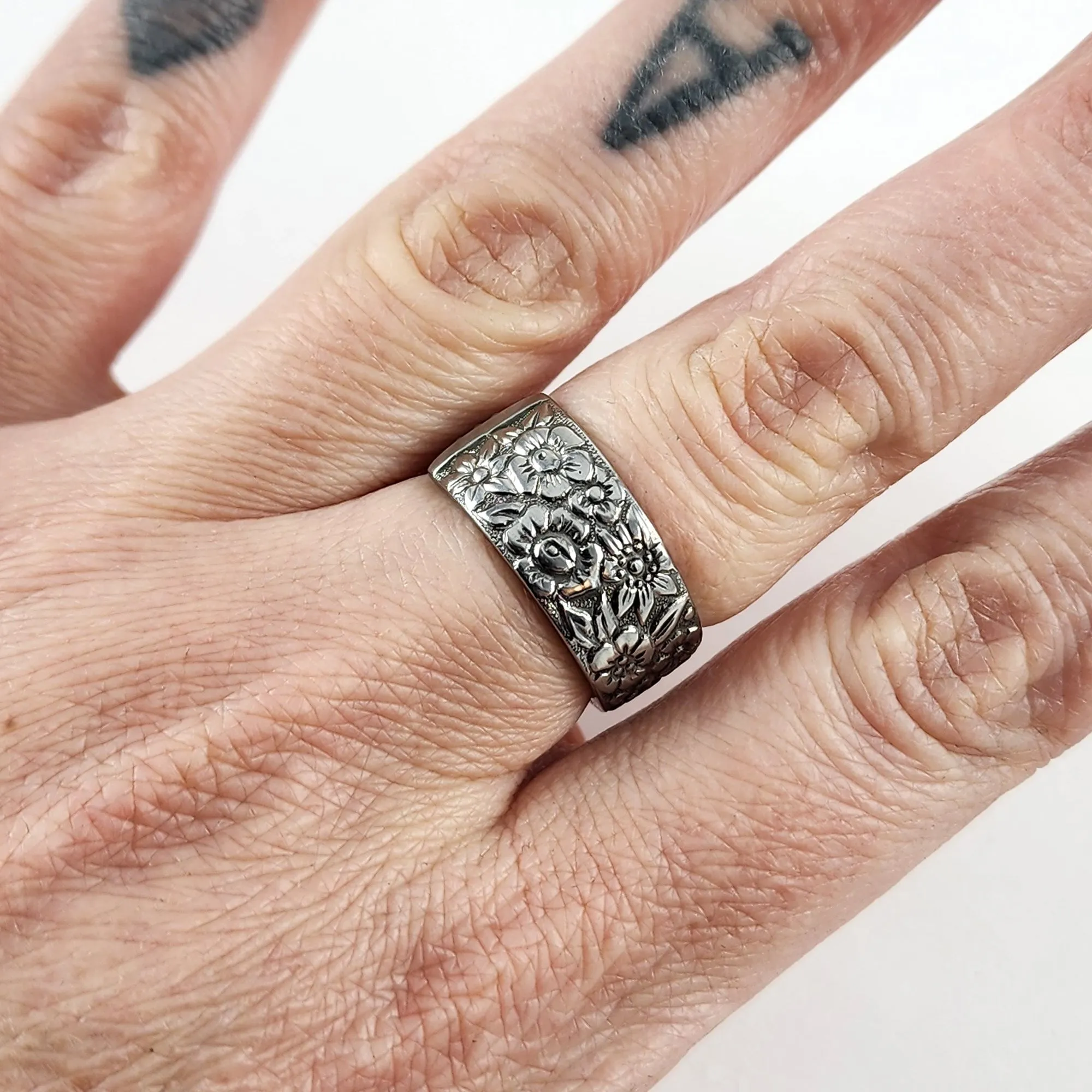 Northland Wildwood Stainless Steel Floral Spoon Ring