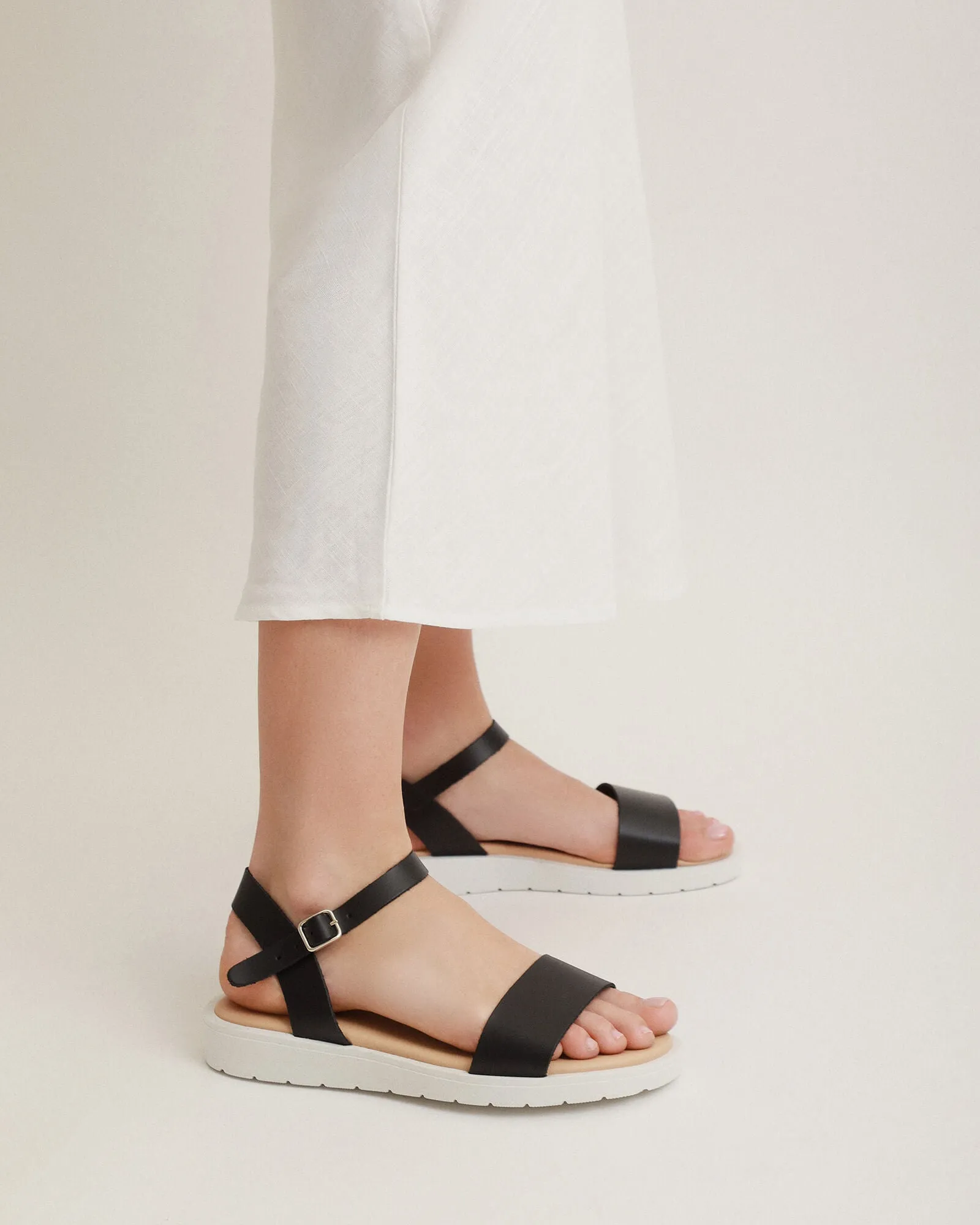 ROBIN FLAT SANDALS BLACK LEATHER