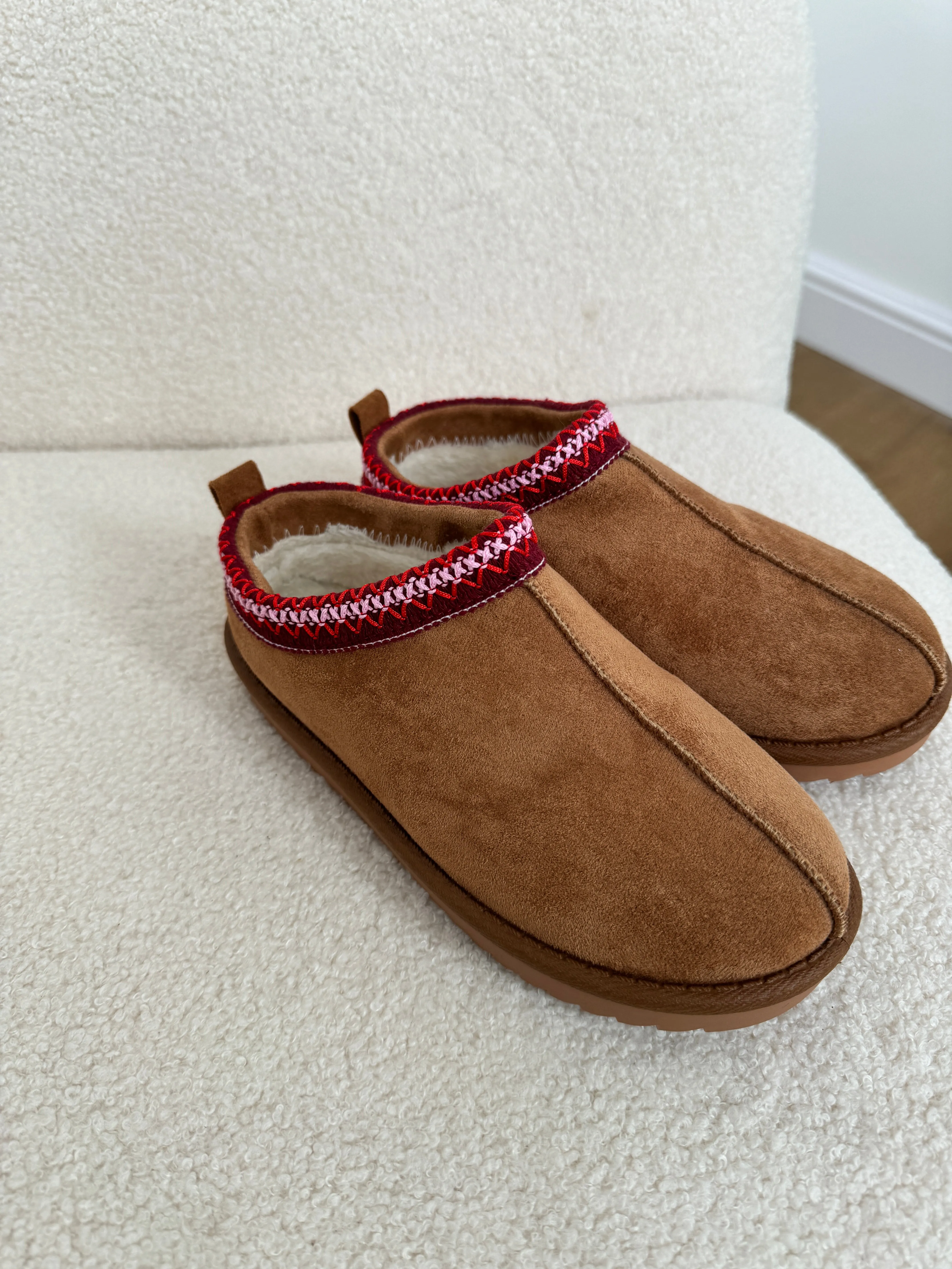 Slip on shoes in chestnut