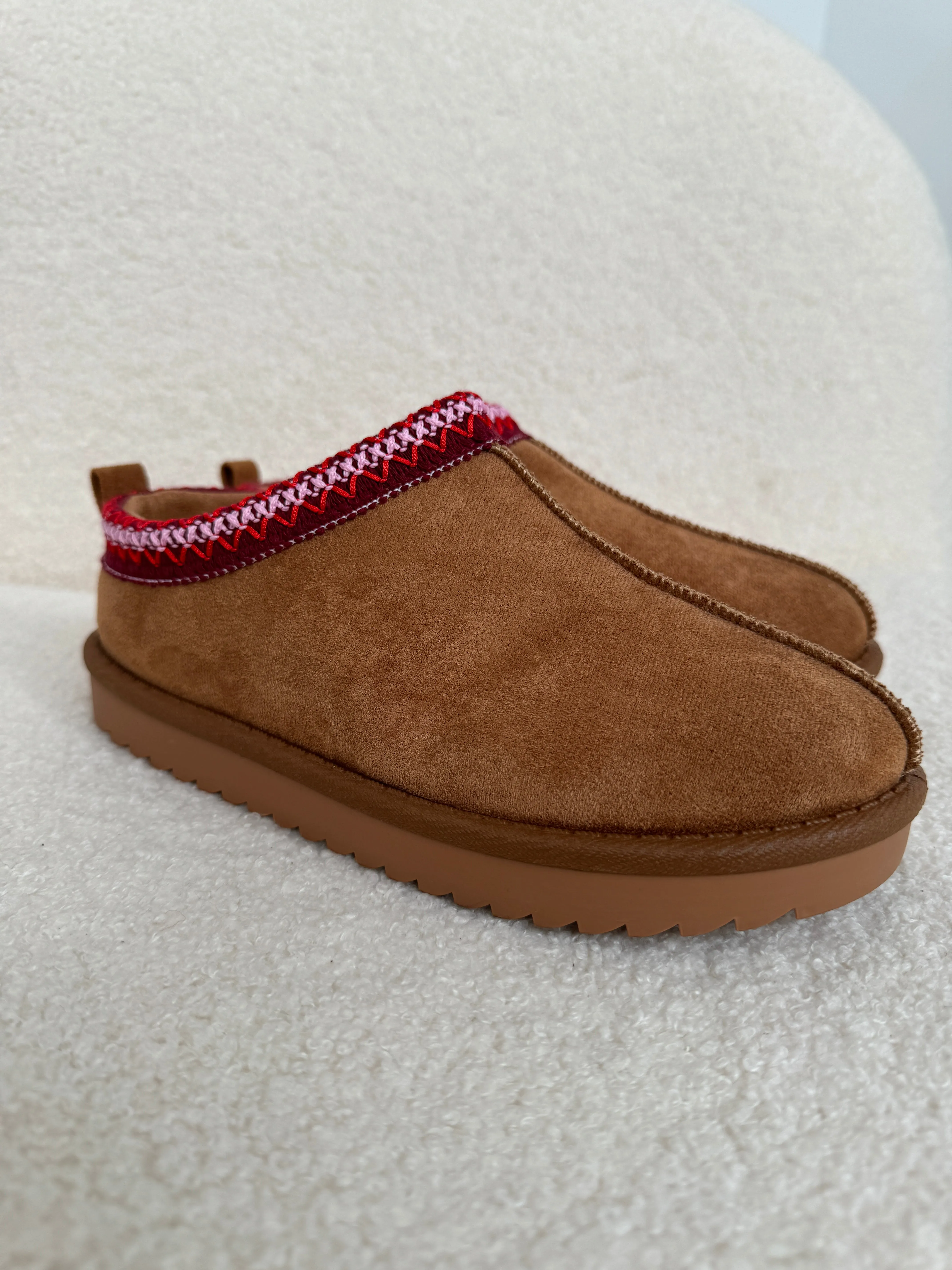 Slip on shoes in chestnut