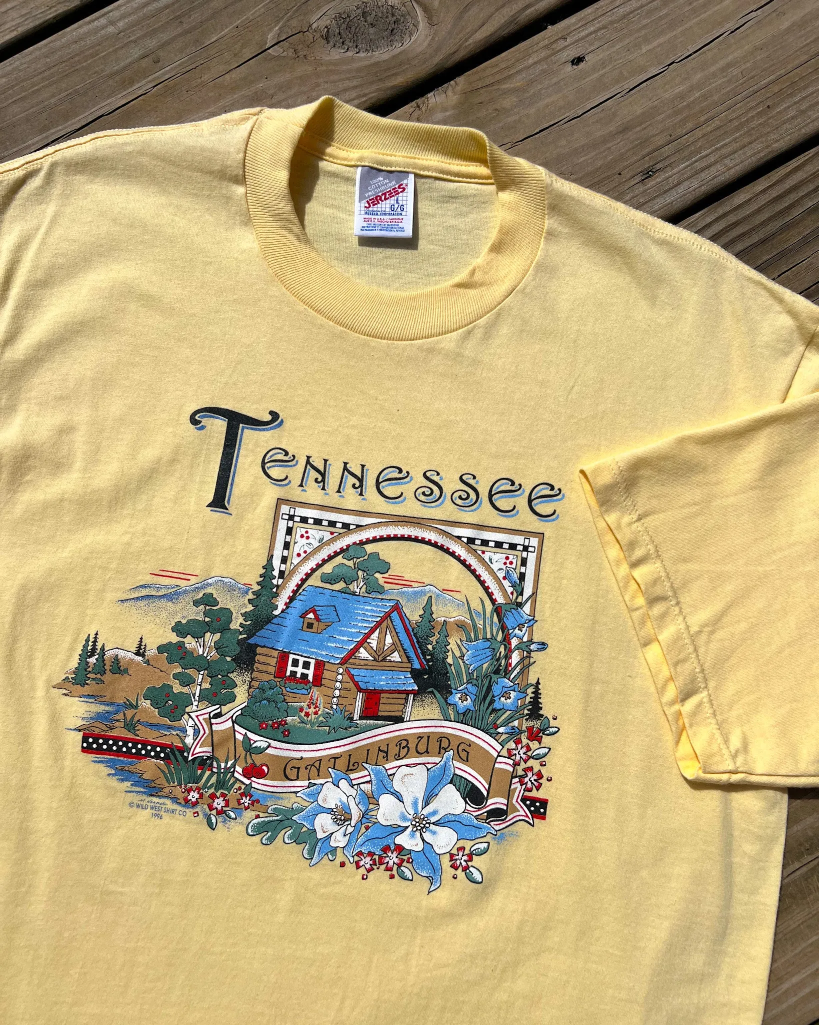 Vintage Gatlinburg Tennesse Cabin Shirt